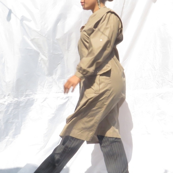 BUTTON SHOULDER DRESS - Picture 4 of 8